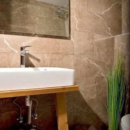 Aelia Boutique & Βρασνά