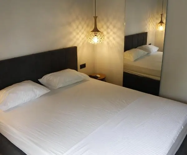 Aelia Boutique & Lejlighedshotel Vrasná